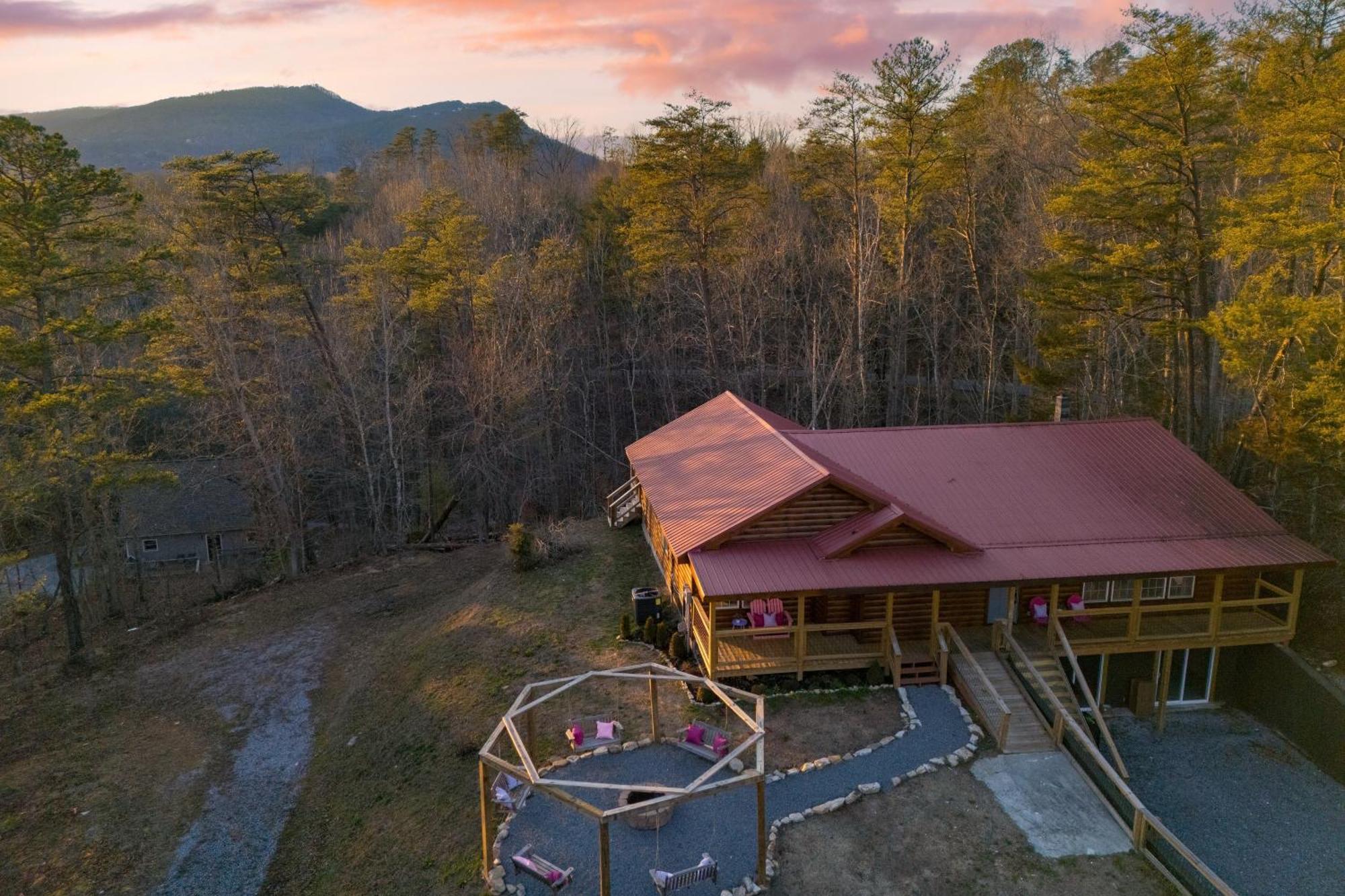 Pink Pines Avantstay Luxury Aesthetic Dream Home Indoor Pool Hot Tub Pigeon Forge Eksteriør billede