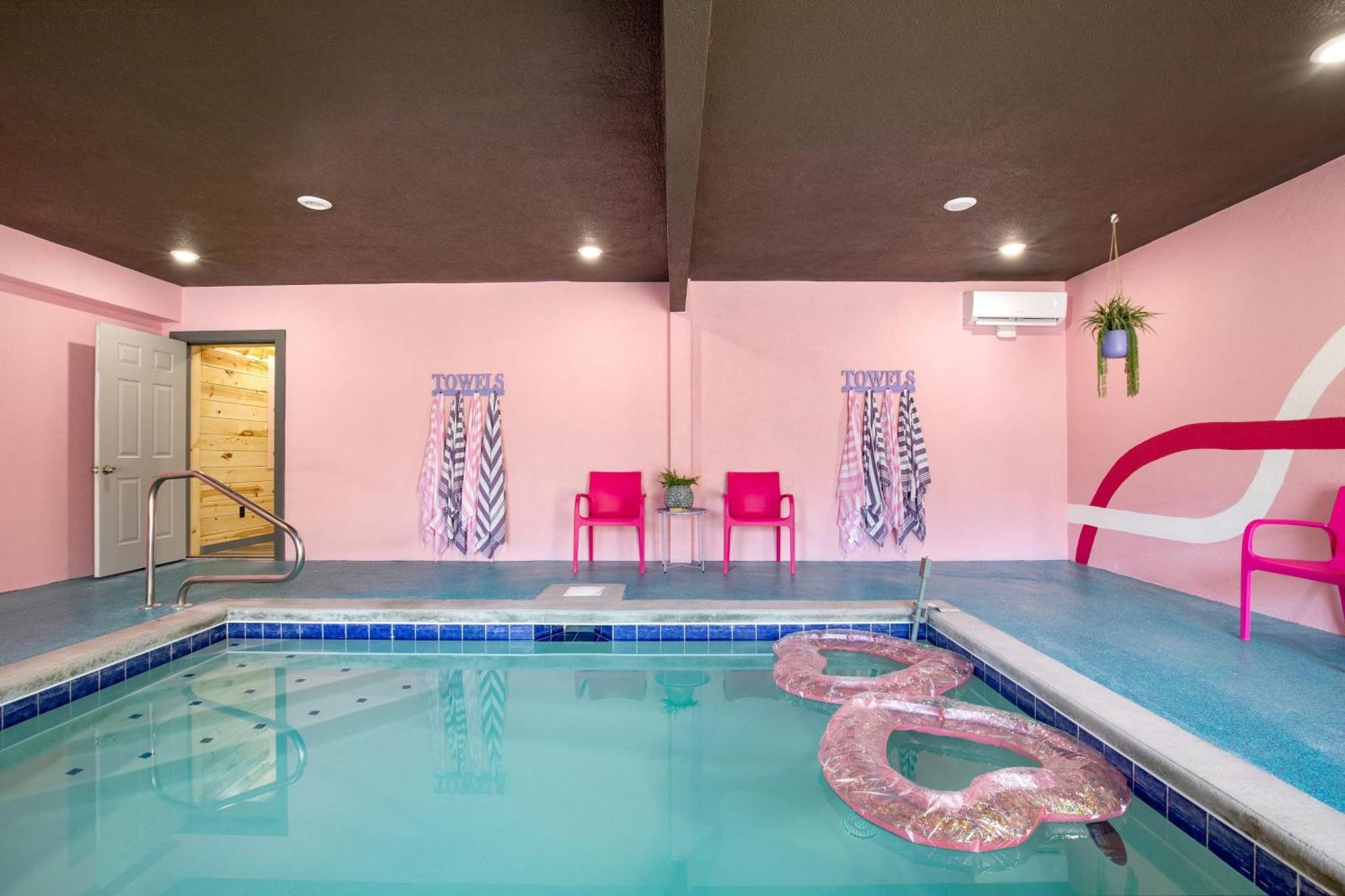 Pink Pines Avantstay Luxury Aesthetic Dream Home Indoor Pool Hot Tub Pigeon Forge Eksteriør billede